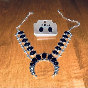 4/$25 Chunky Black Necklace & Earrings